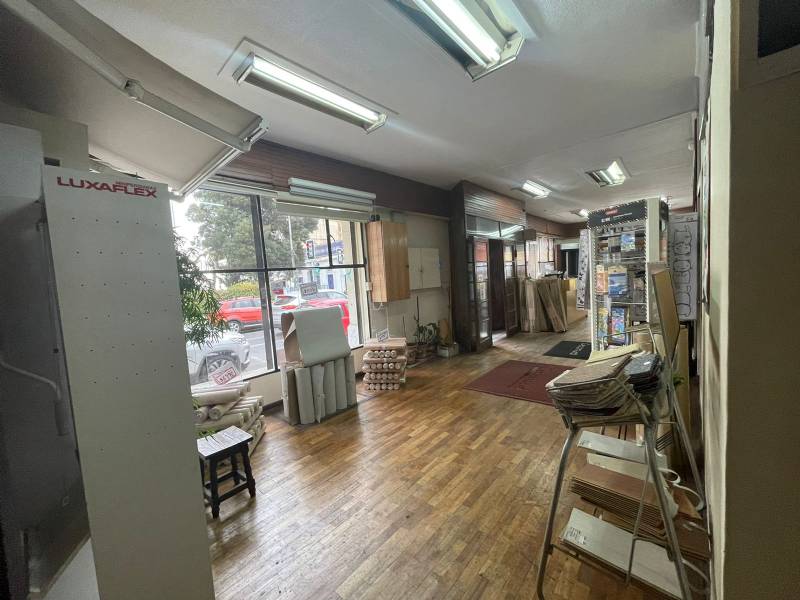 AMPLIO LOCAL COMERCIAL EN ARRIENDO
