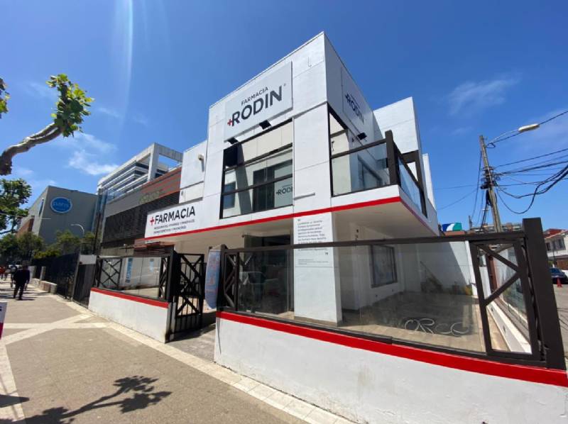 SE ARRIENDA LOCAL COMERCIAL (OFICINA) SEGUNDO PISO FARMACIA