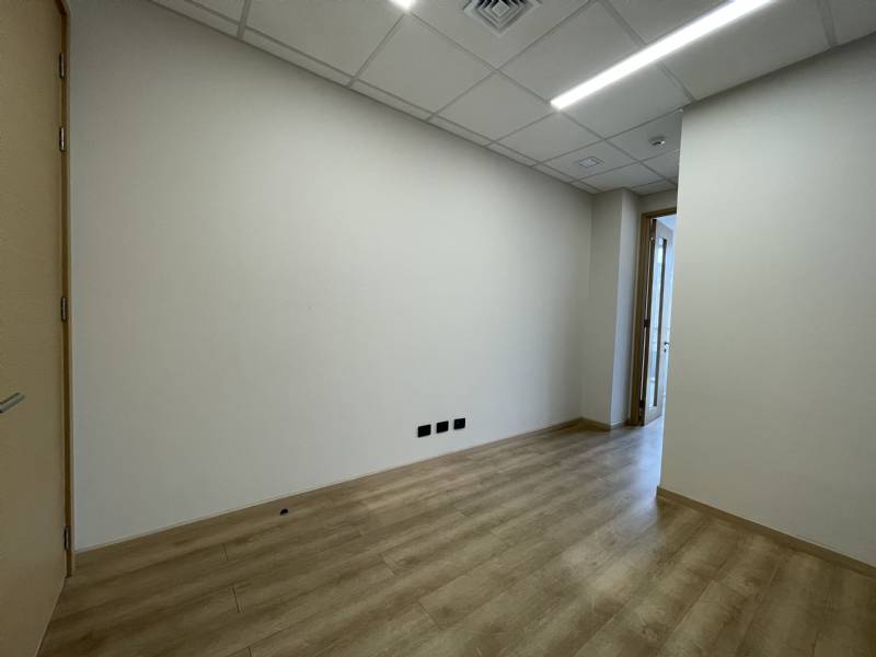 OFICINA EN ARRIENDO...                                                              