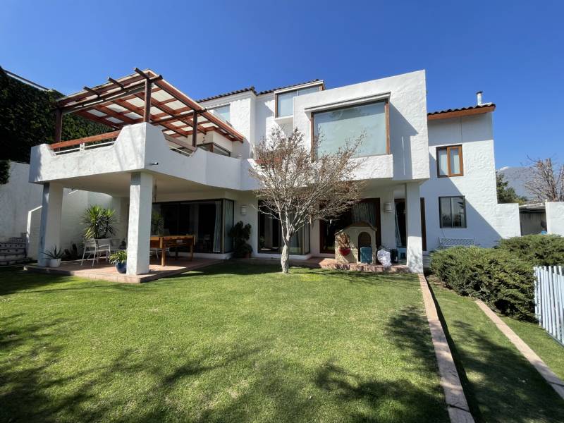 HERMOSA CASA AMOBLADA LAS CONDES 