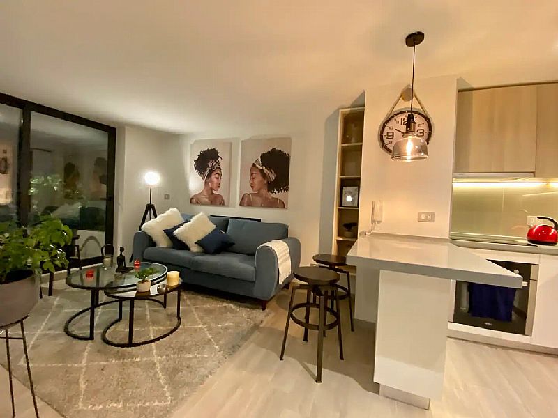 HERMOSO DEPARTAMENTO AMOBLADO EN ARRIENDO