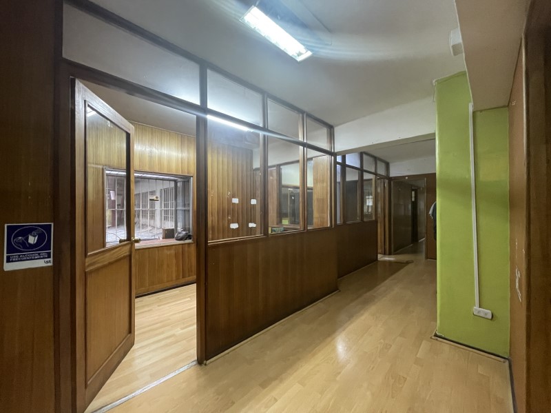 SE VENDE GRAN OFICINA CON 9 PRIVADOS...                            