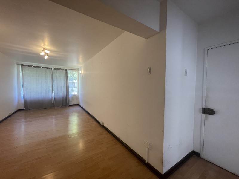 SE VENDE DEPARTAMENTO EN BARRIO PONIENTE...                    