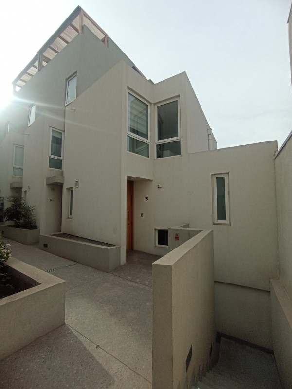 SE VENDE CASA TIPO TOWNHOUSE EN CONDOMINIO (CD. 544)