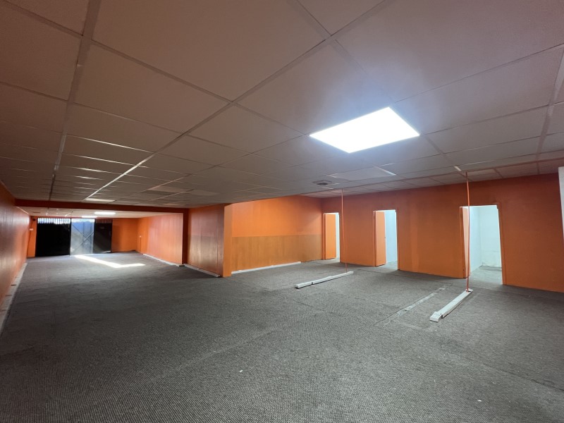 SE ARRIENDA LOCAL COMERCIAL CALLE SERRANO (C�D. 608)